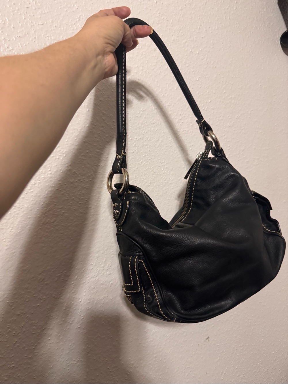 Marc Jacobs Blake Black Leather hobo Bag with Cream Contrast Stitching - Picture 4 of 16